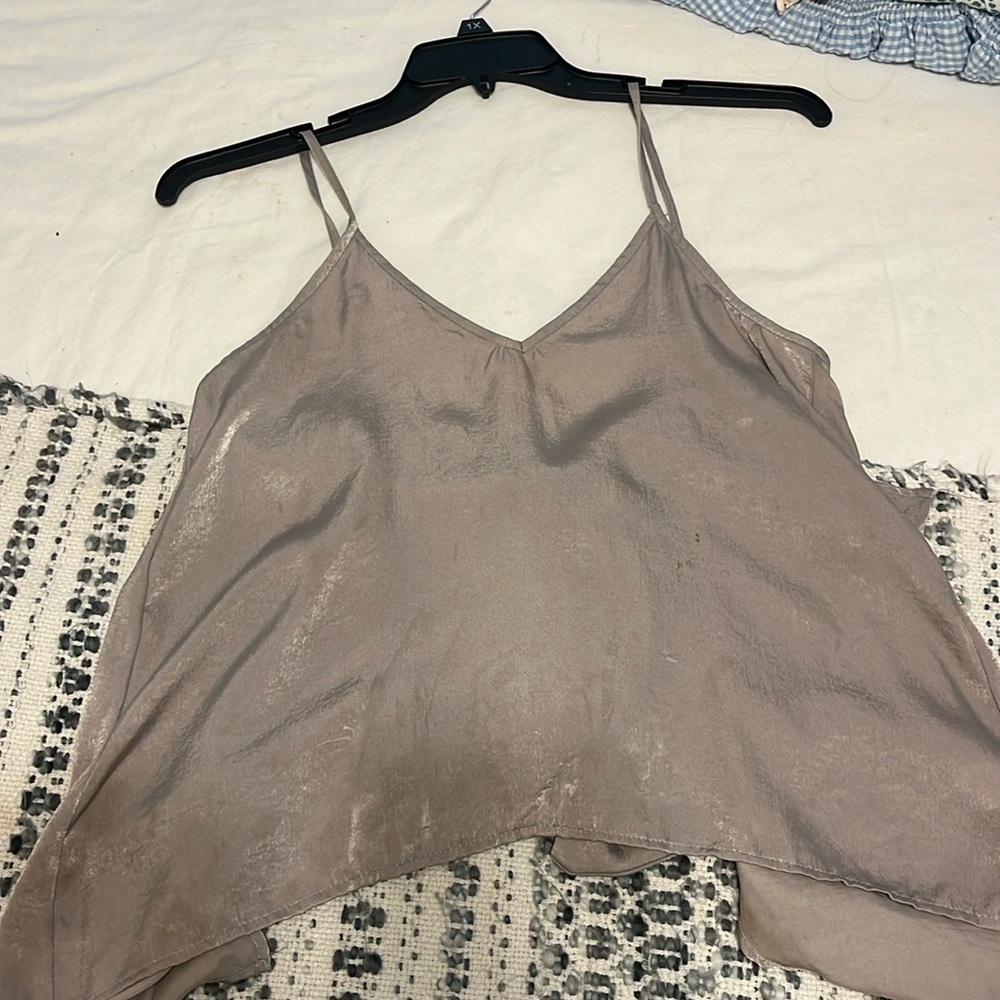 Metallic tank